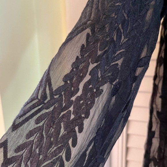 MOON RIVER, WOMENS NAVY BLUE EMBROIDERED TOP. - Picture 5 of 7